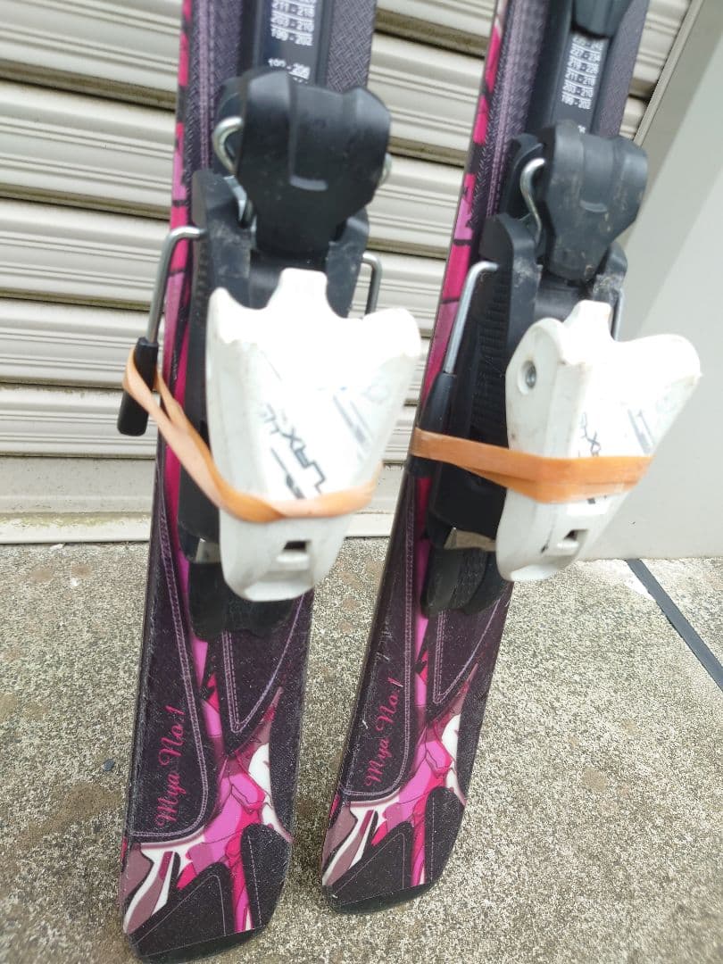 子ども　ジュニア　スキー板　HEAD　107cm 可動式　　ストック付き