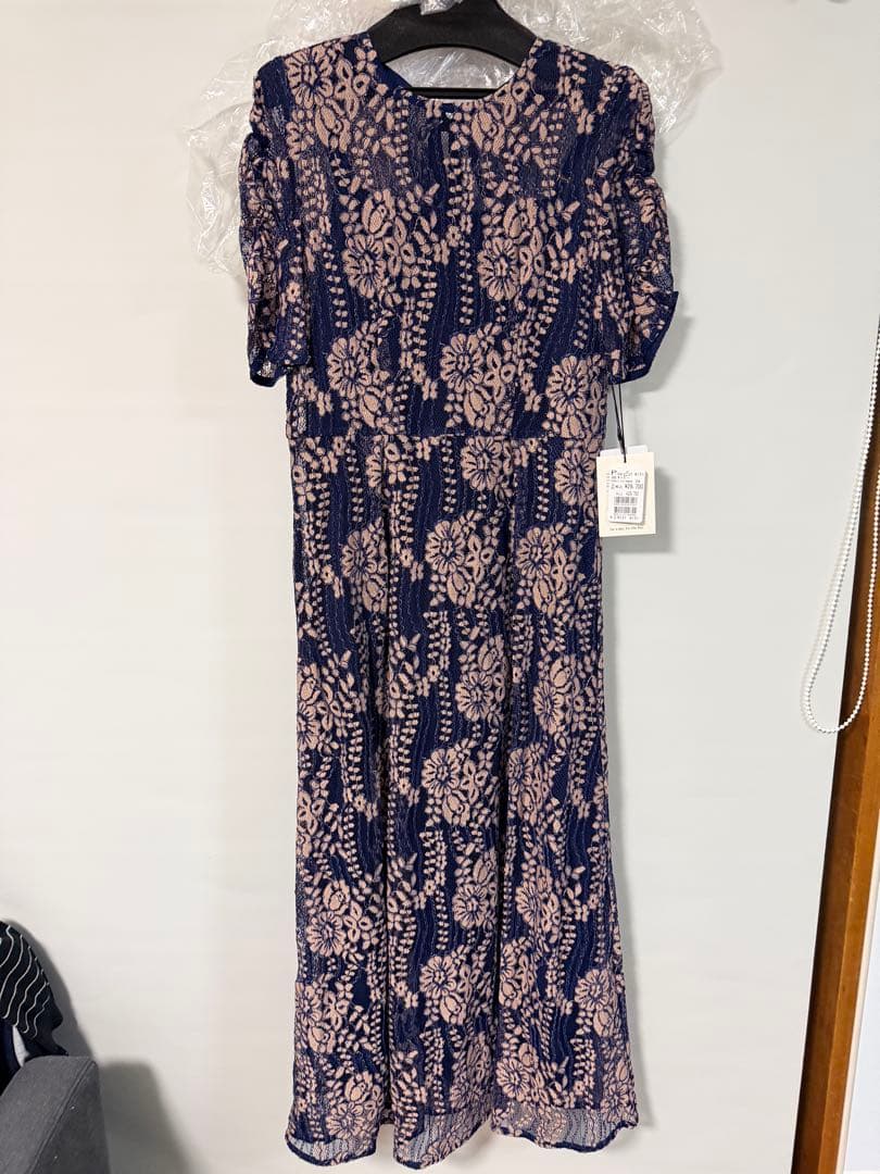 新品 Kaene 配色レースエプロンワンピース ネイビー