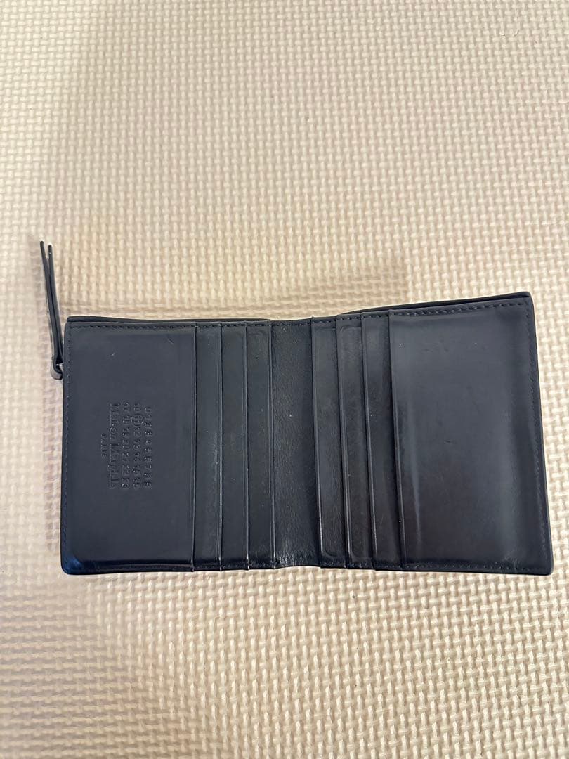 マルジェラ　二つ折り財布 ファスナー付き　ブラック