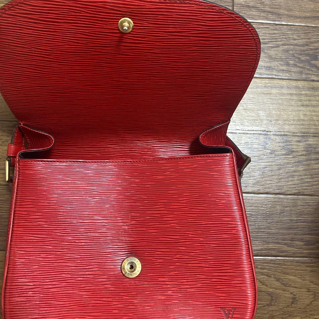 ルイヴィトン　エピ　ショルダーバッグ