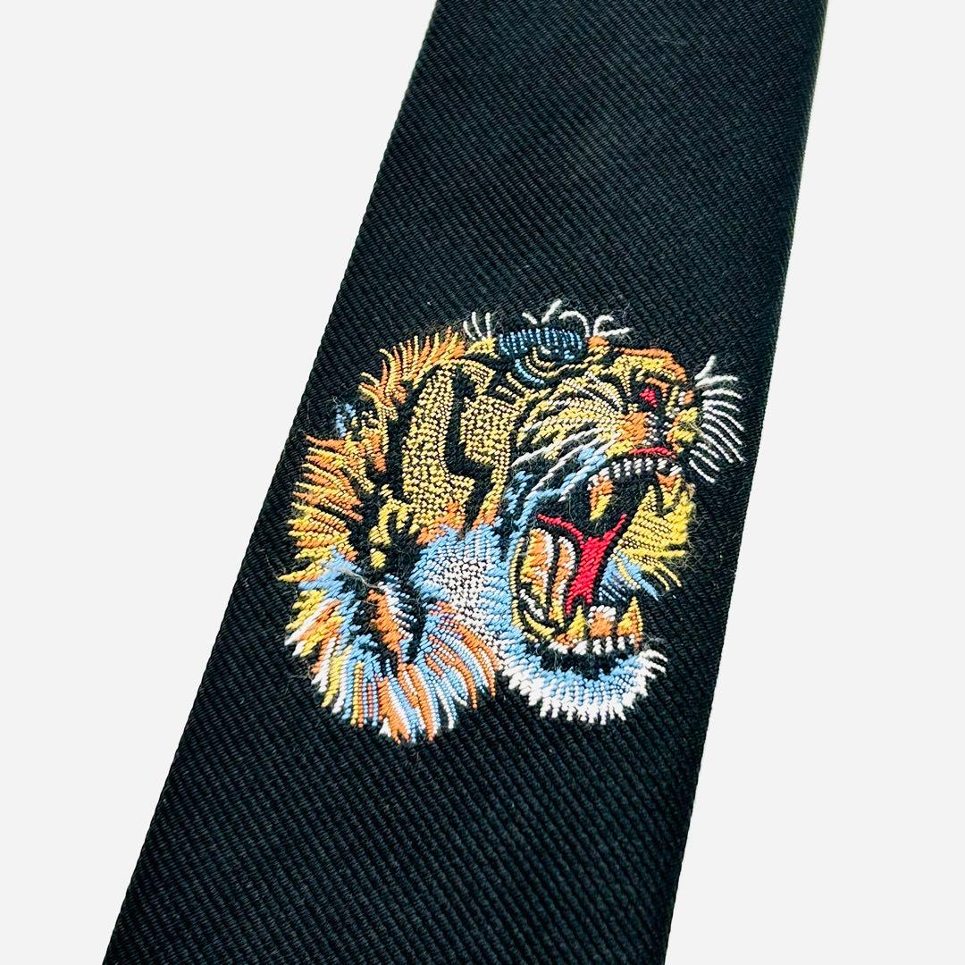 ✨美品✨GUCCI トラ　虎刺繍　現行タグ　シルク　ブラック　ネクタイ