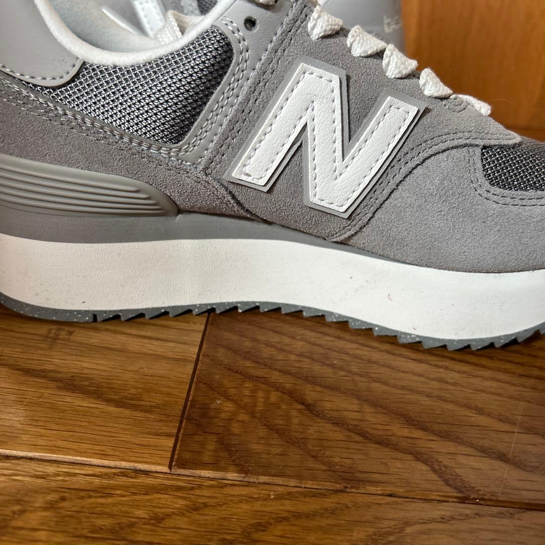 新品タグ付き　New Balance 574 グレー スニーカー　24センチ