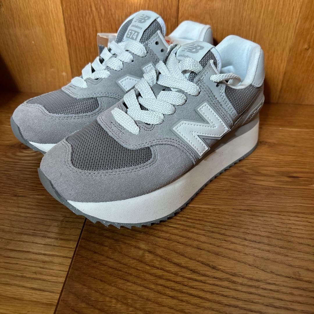 新品タグ付き　New Balance 574 グレー スニーカー　24センチ