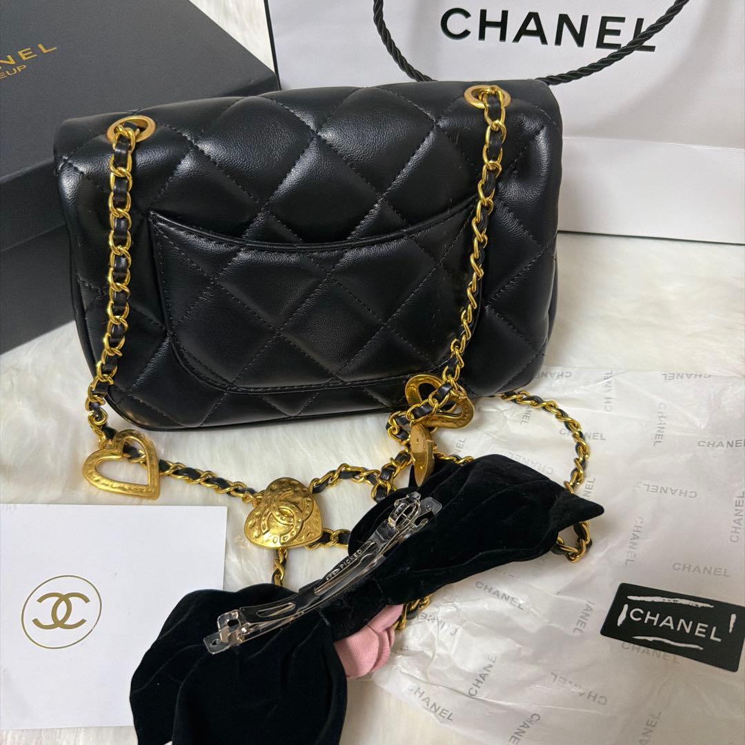CHANEL(シャネル)ノベルティ★ハートチャーム付きショルダーバッグ★