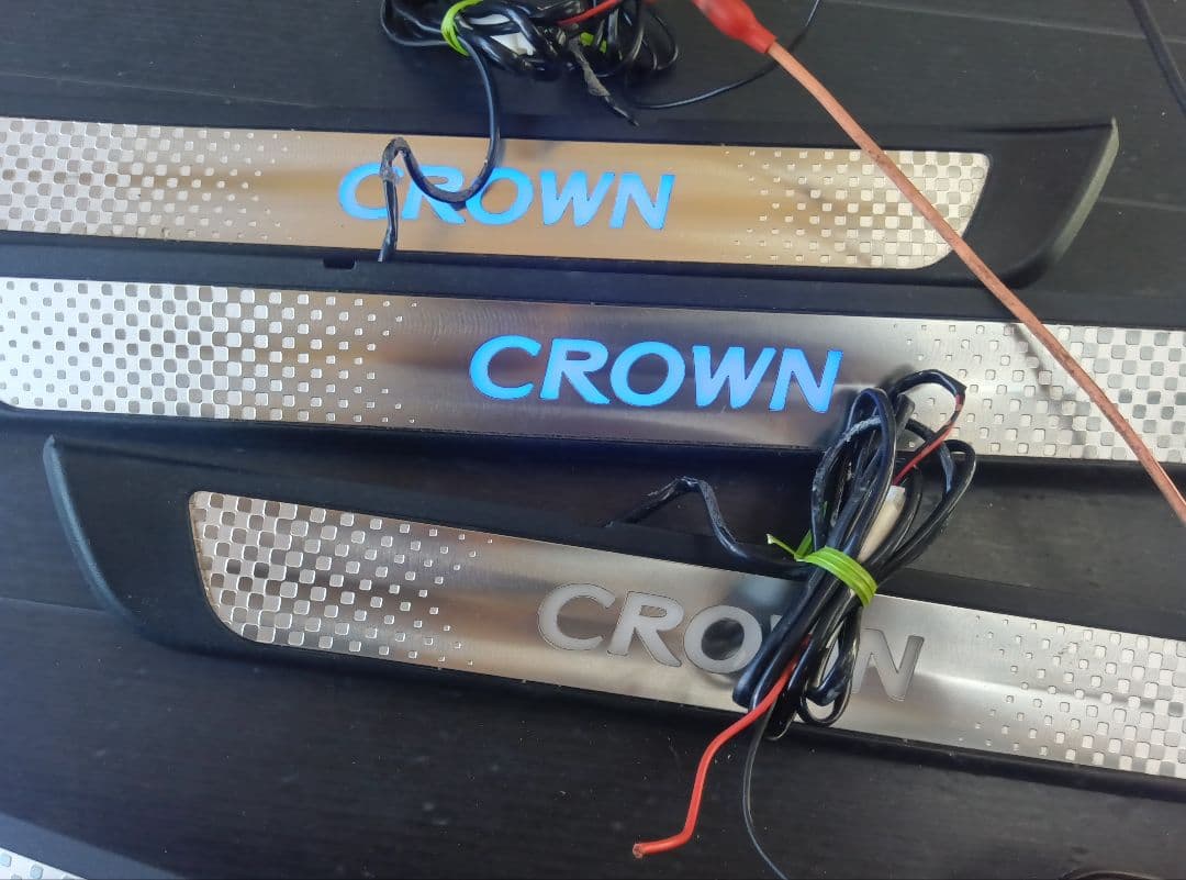 18系クラウン イルミネーションスカッフプレート