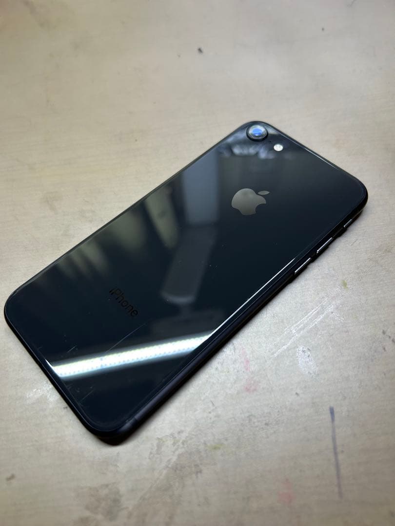 Apple iPhone 8ブラック