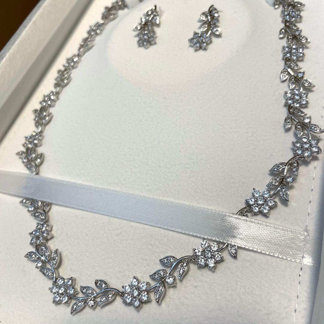 LoveTiara フローラルライン ジルコニア ネックレス ＆ イヤリング
