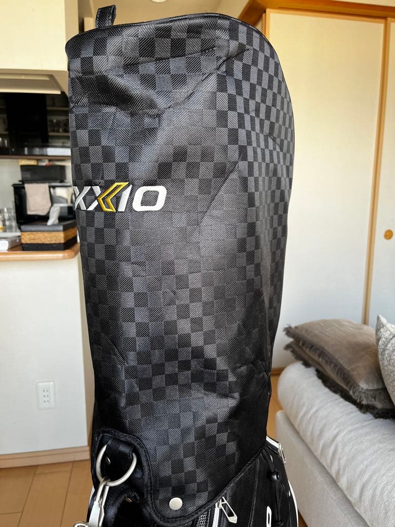 専用　極美品XXIOゼクシオ 軽量キャディバッグ　ブラックチェック　ペットボトル