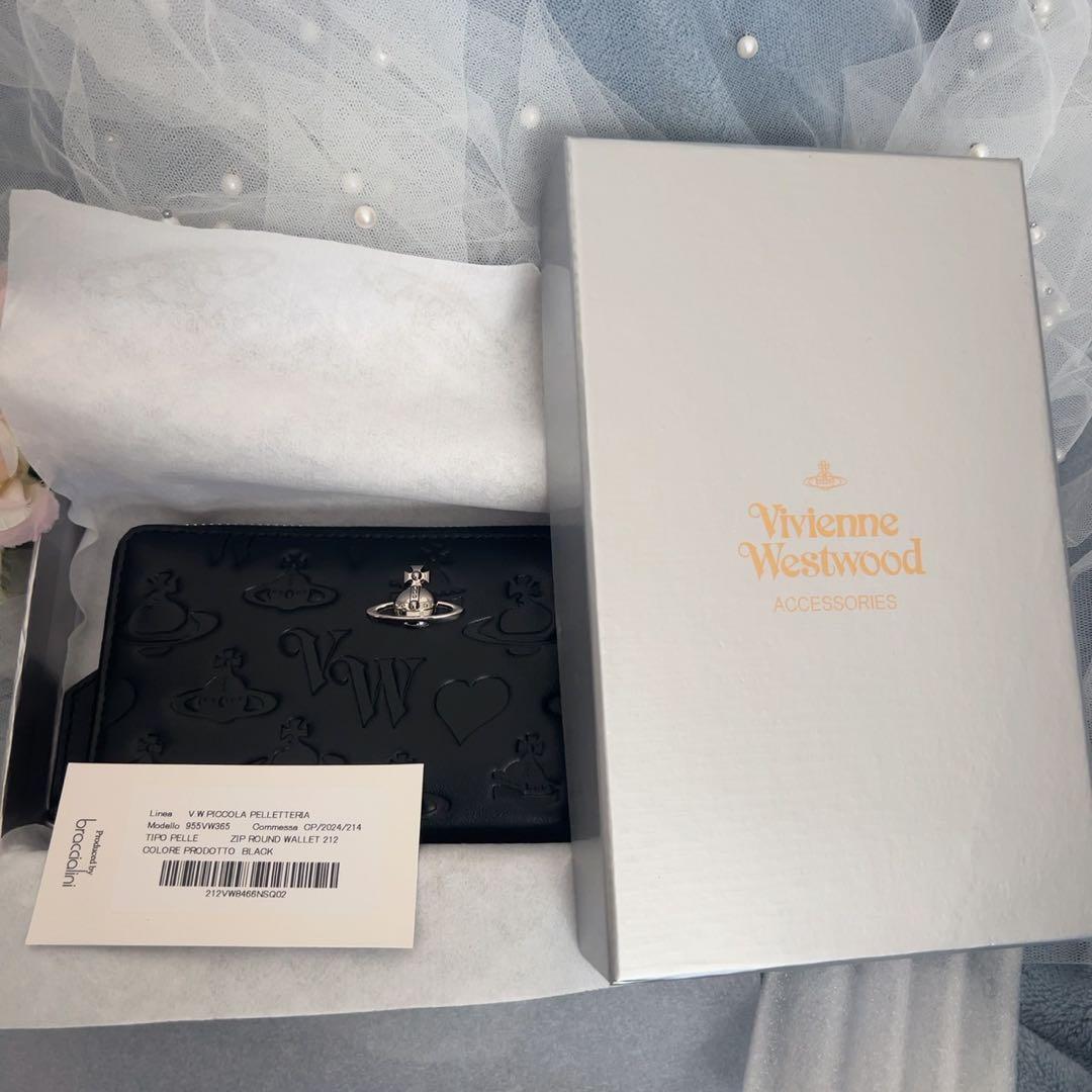 VivienneWestwoodエンボス加工 黒 長財布
