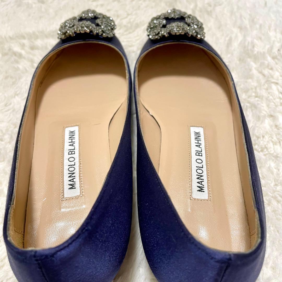 箱付き MANOLO BLAHNIK マノロブラニク サテン ハンギシフラット