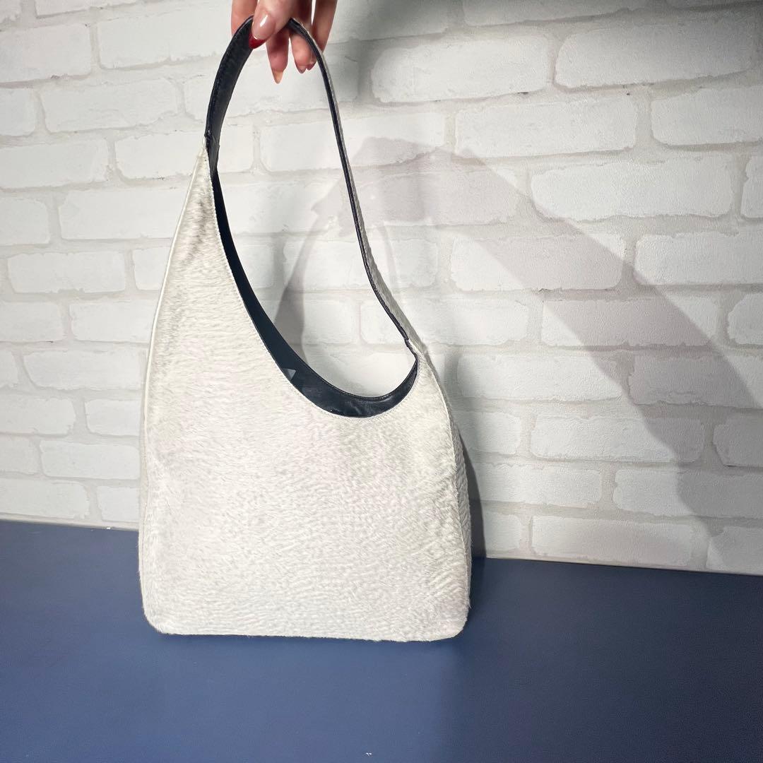 Pradaホワイト ハラコショルダーバッグ