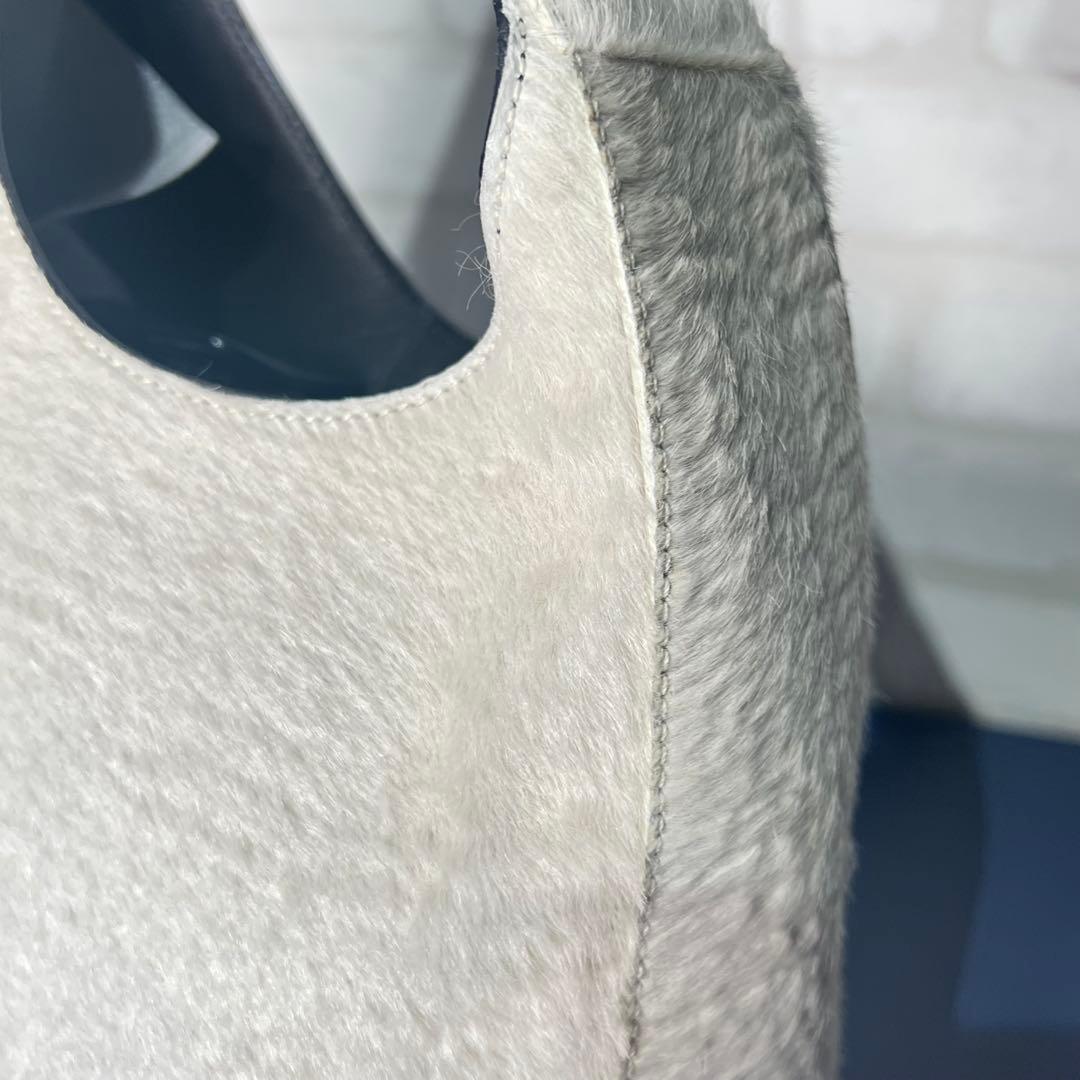 Pradaホワイト ハラコショルダーバッグ