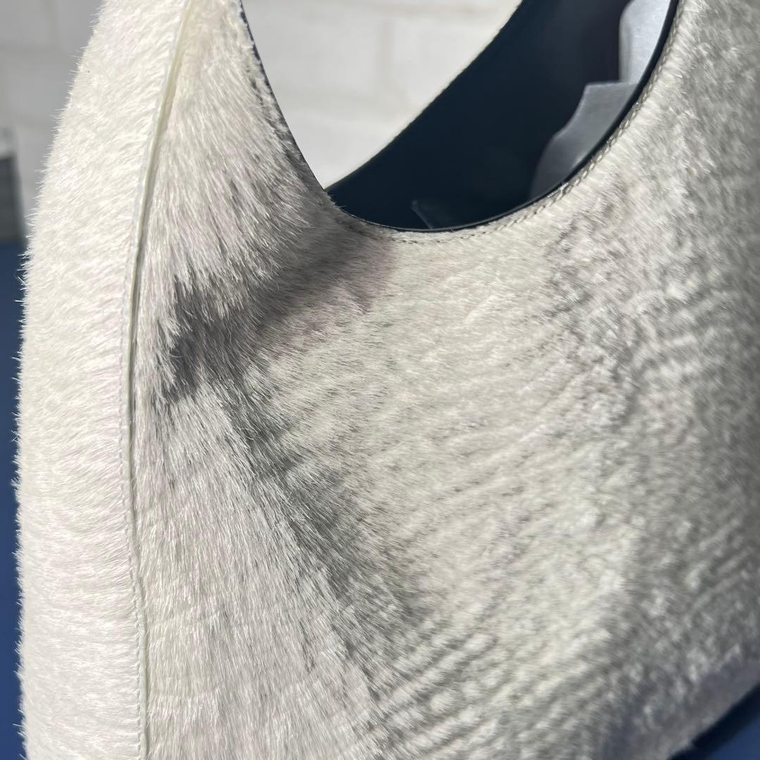 Pradaホワイト ハラコショルダーバッグ