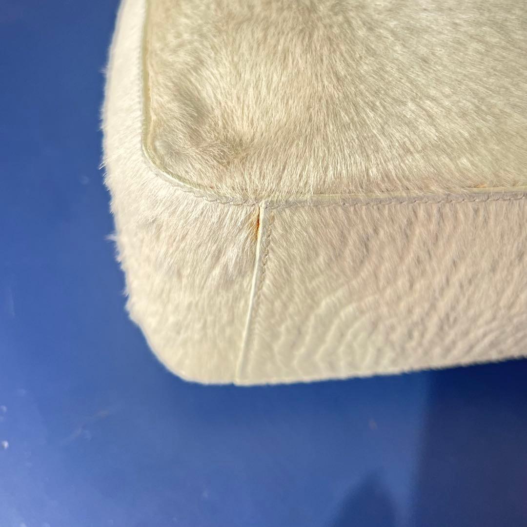 Pradaホワイト ハラコショルダーバッグ