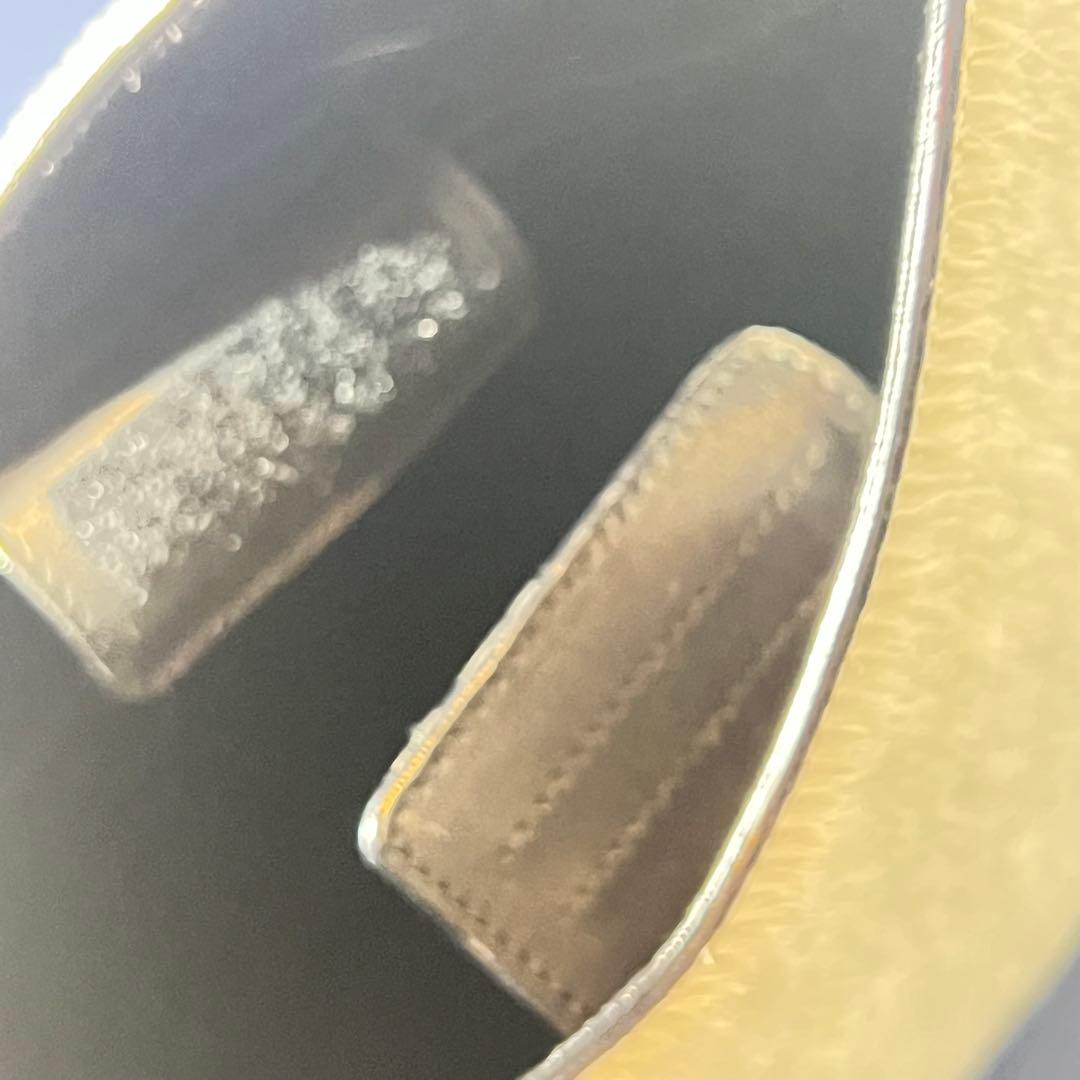 Pradaホワイト ハラコショルダーバッグ