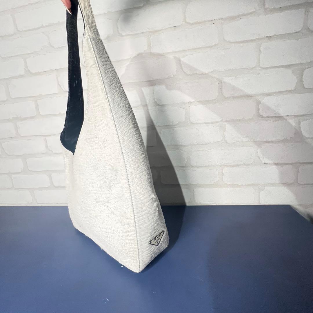 Pradaホワイト ハラコショルダーバッグ