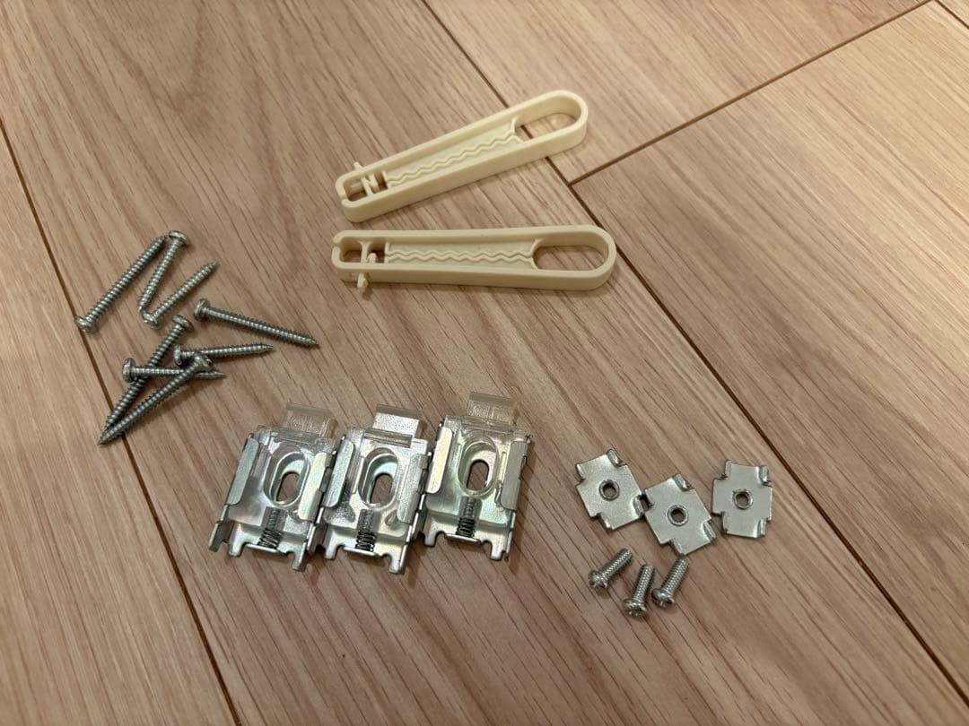 ニトリ　麻入り遮光ロールスクリーン（レプス 165X220)部品、取扱説明書付