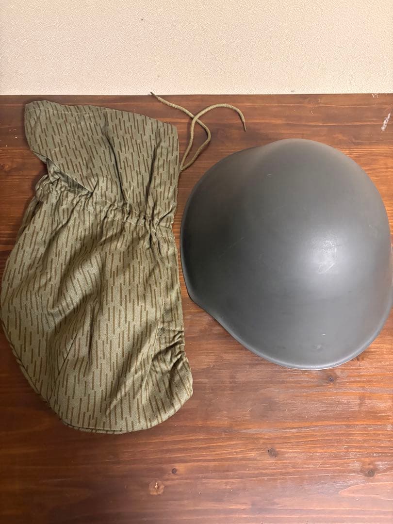 （限定値下げ）東ドイツ軍 ヘルメット
