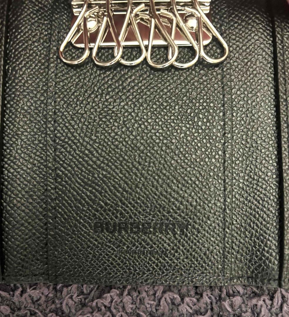 さりページ　新品未使用　BURBERRY　TBロゴ 黒 レザー キーケース