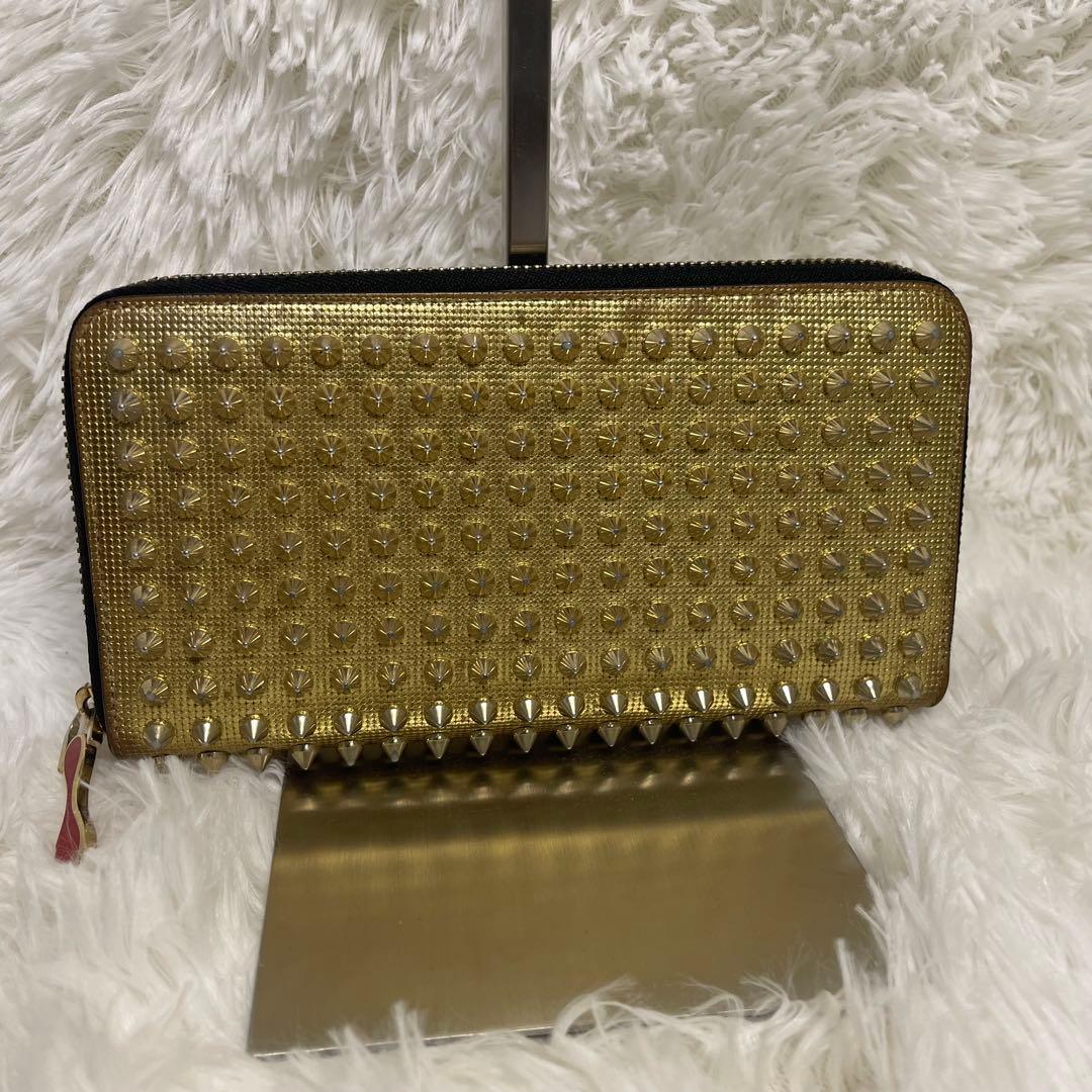 ✨美品✨クリスチャンルブタン スタッズ ラウンドジップ 長財布 レザー ゴールド