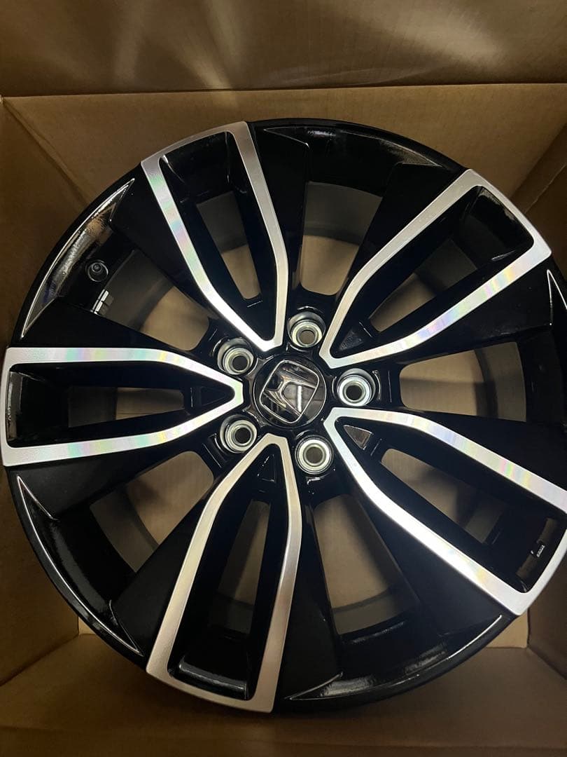 ホンダ　新型ヴェゼル　純正ホイール 18インチ3本　ナット付き　バラ売り可