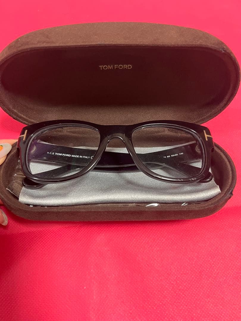 ナ*オ様 TOM FORD ブラック メガネ ケース付き