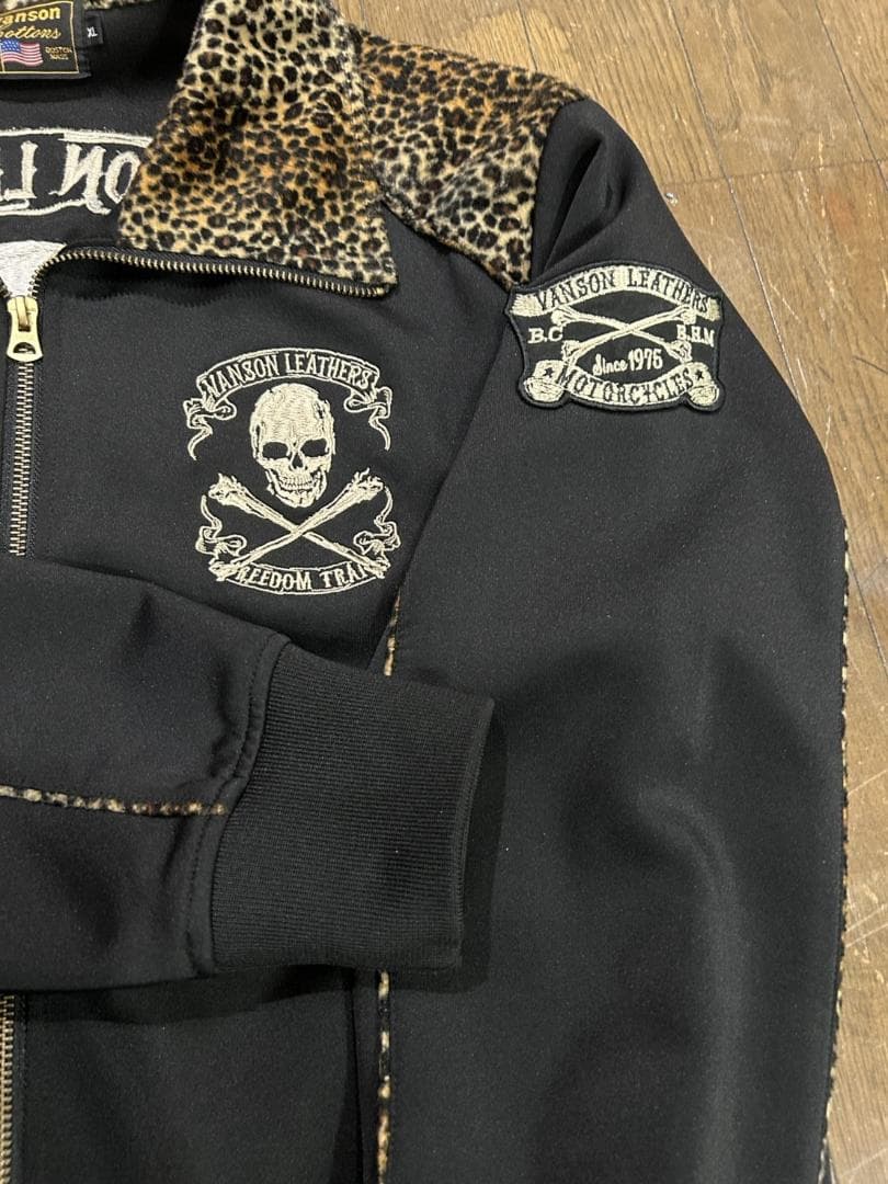 ＊VANSON ヒョウ柄 切替 スカル 刺繍 トラックジャケット XL