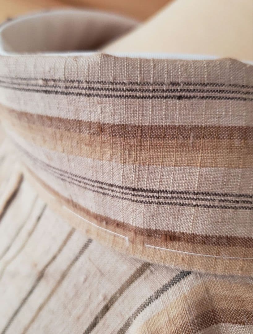 【美品＊未使用】真綿紬　縞　ベージュ　しつけ付き　正絹　スモールサイズ　特価☆