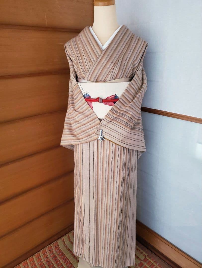 【美品＊未使用】真綿紬　縞　ベージュ　しつけ付き　正絹　スモールサイズ　特価☆