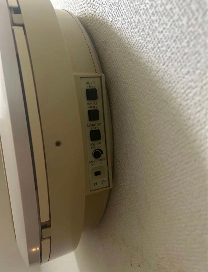 Small World 花の形状 掛時計 動く人形付き