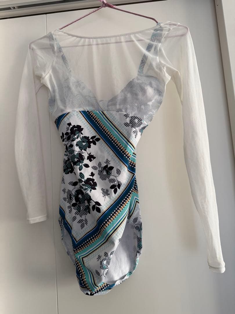 stina バレエ用レオタード 長袖 花柄　Mサイズ