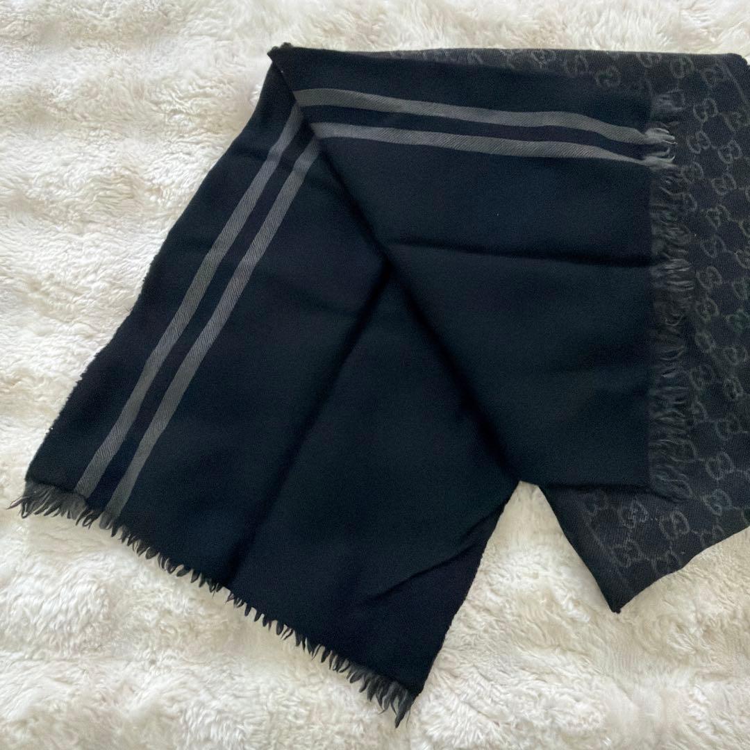 GUCCI マフラー　ブラック　ロゴマフラー