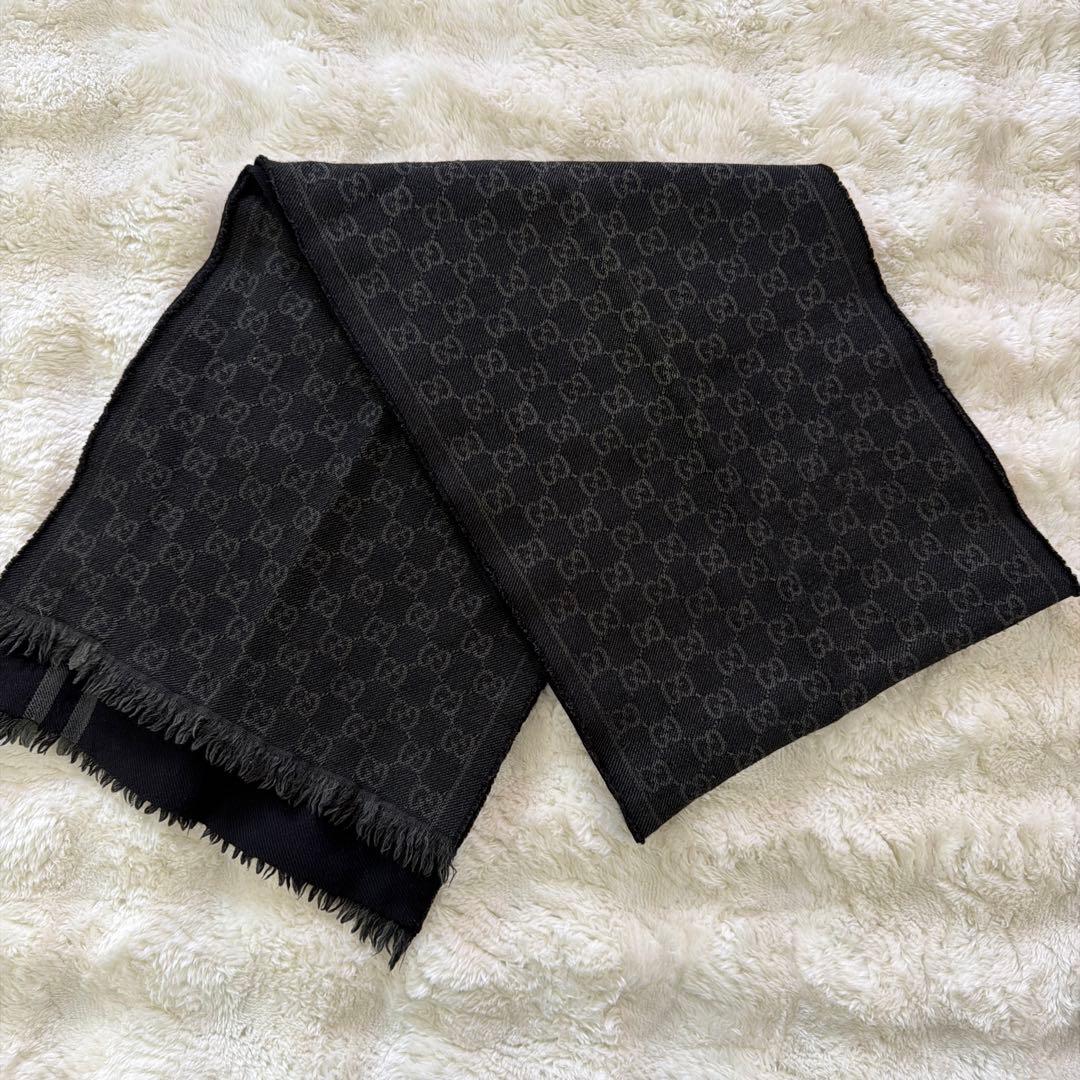 GUCCI マフラー　ブラック　ロゴマフラー