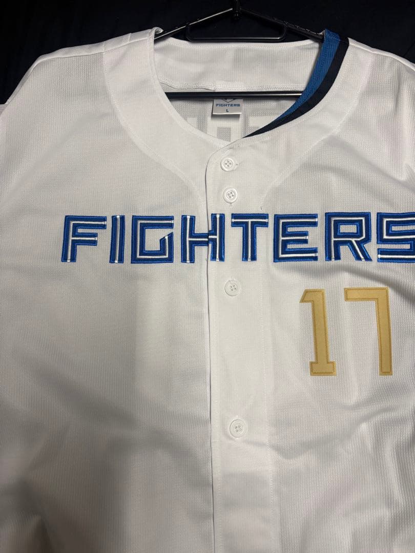 伊藤大海　サイン入りユニフォーム