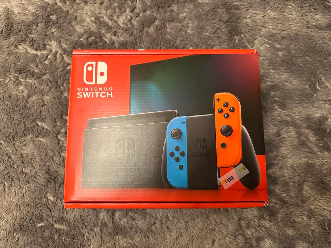 任天堂　Switch バッテリー強化版