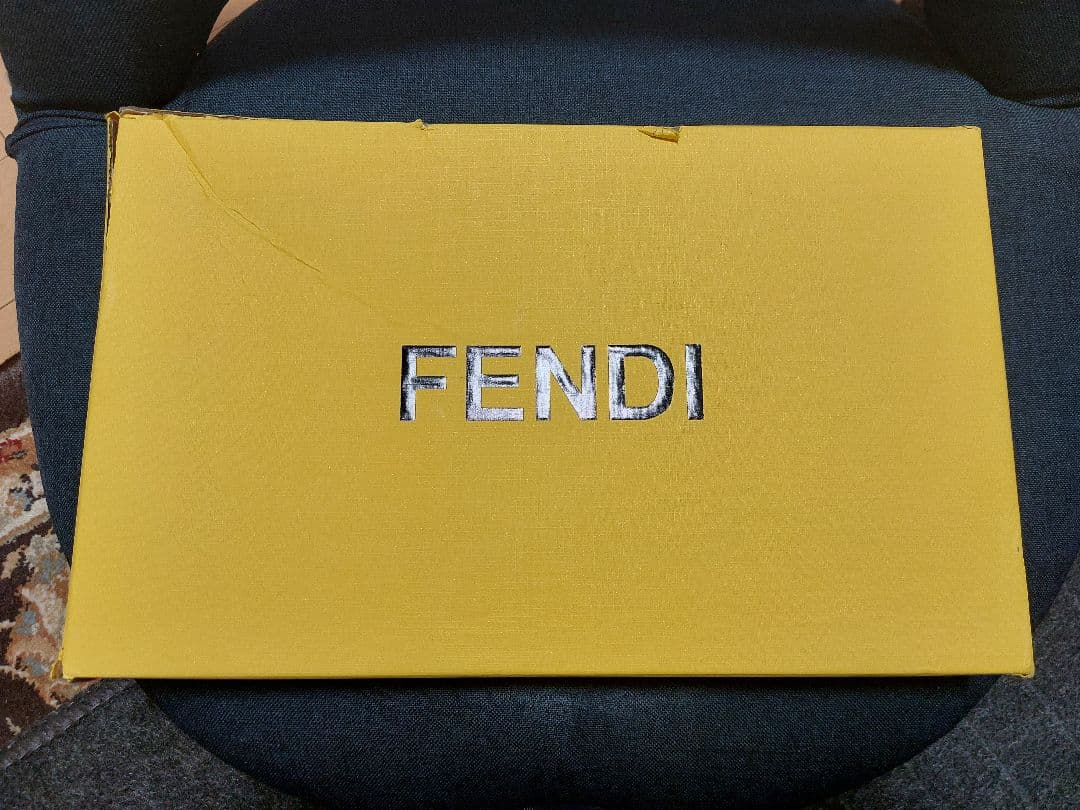 【美品】FENDI FFロゴ マフラー