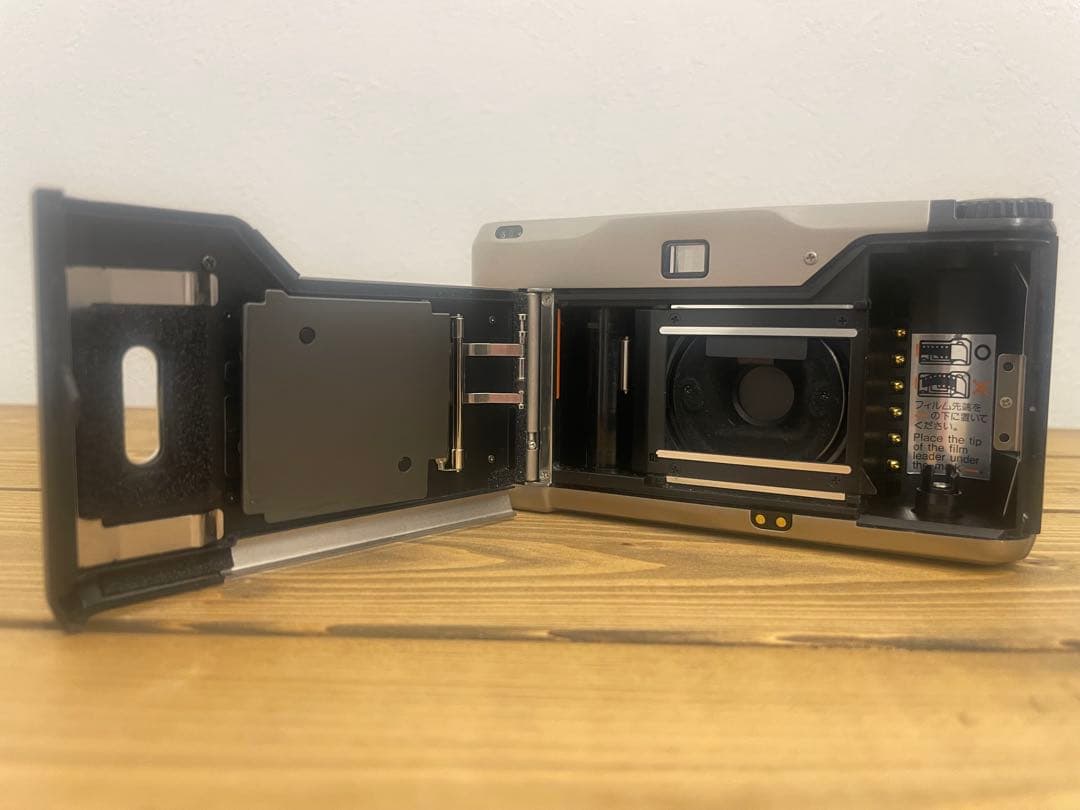 【良品】CONTAX T2 チタンシルバー フィルムカメラ