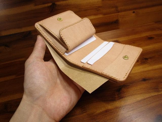 コンパクト財布 栃木レザー ナチュラル 生成りミニ財布 ミニマル 二つ折り