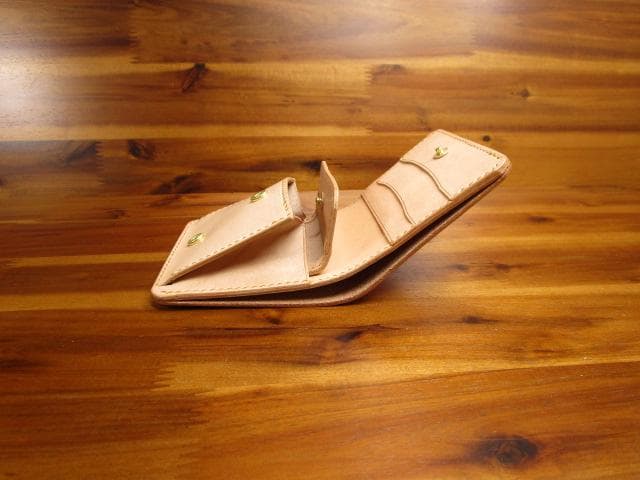 コンパクト財布 栃木レザー ナチュラル 生成りミニ財布 ミニマル 二つ折り