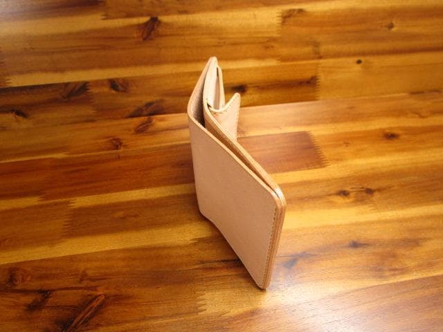 コンパクト財布 栃木レザー ナチュラル 生成りミニ財布 ミニマル 二つ折り