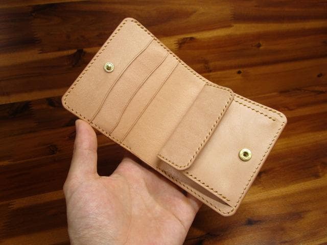 コンパクト財布 栃木レザー ナチュラル 生成りミニ財布 ミニマル 二つ折り