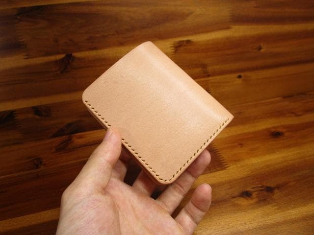 コンパクト財布 栃木レザー ナチュラル 生成りミニ財布 ミニマル 二つ折り