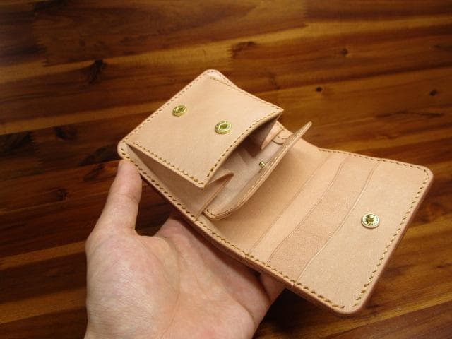 コンパクト財布 栃木レザー ナチュラル 生成りミニ財布 ミニマル 二つ折り