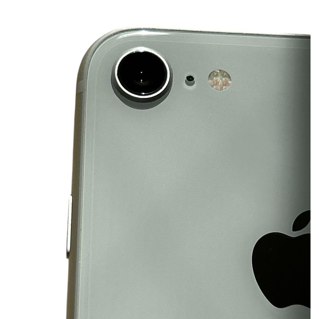 iPhone8 64GB シルバーSIMロック解除済 動作確認済