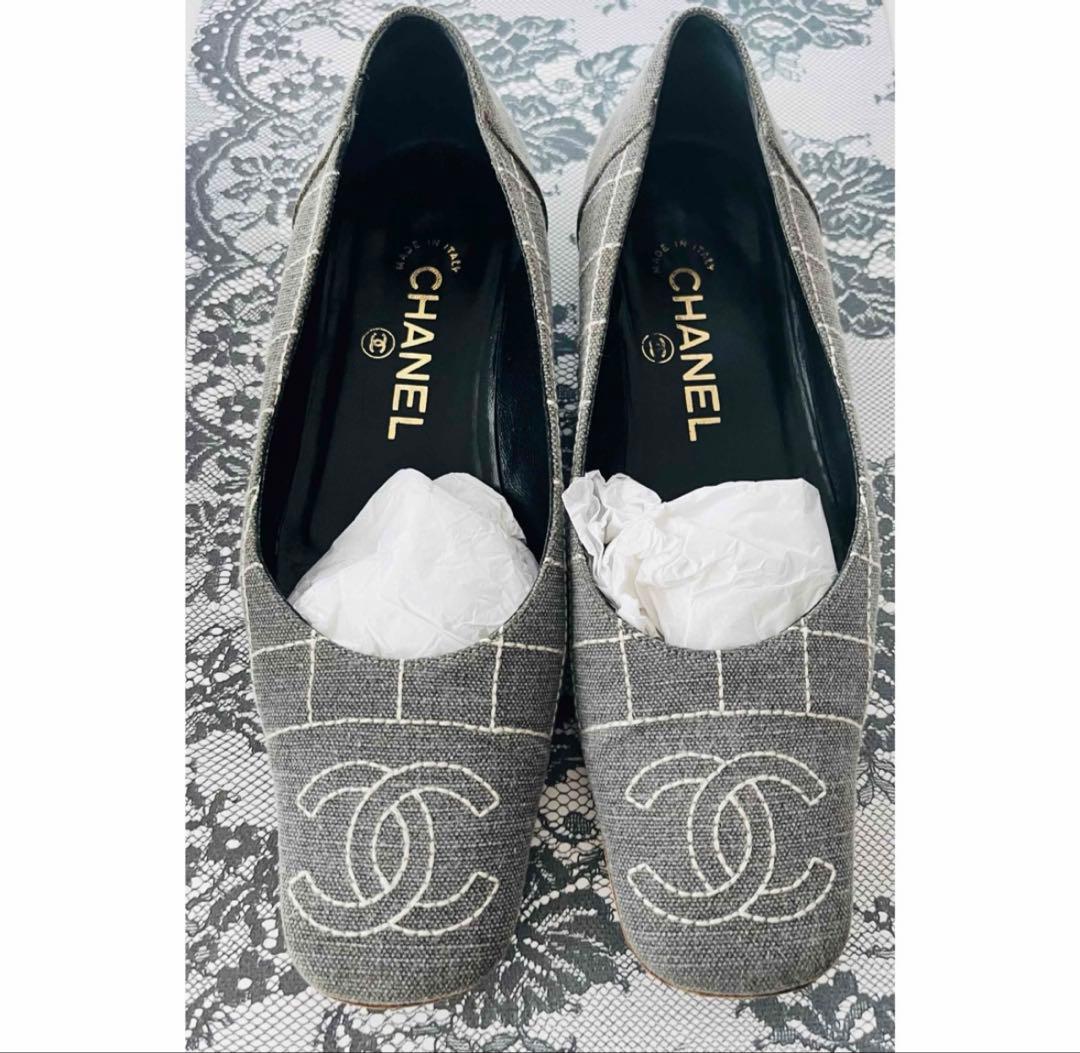 CHANEL グレー フラットシューズ