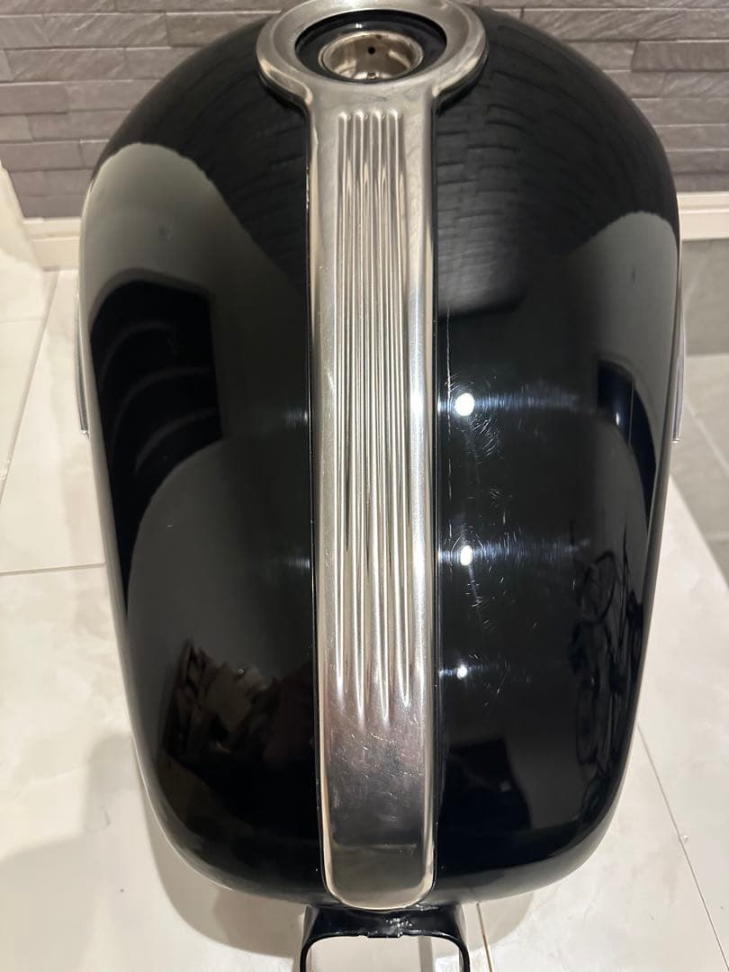 【スポーツスター】純正タンク　4.5ガロン　インジェクション　07年以降適合