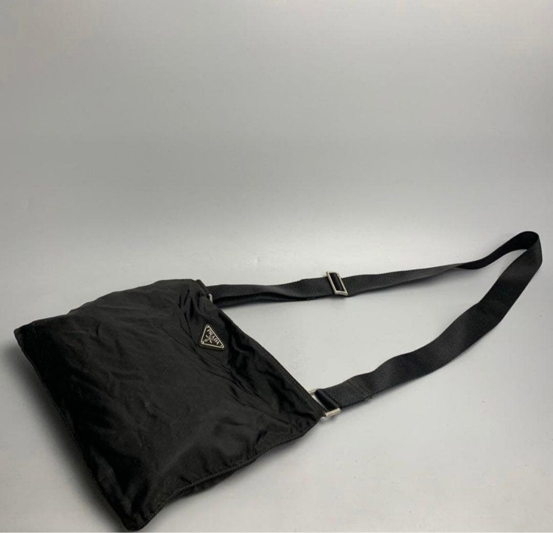 PRADA/プラダ 斜め掛けショルダーバッグ サコッシュ A405