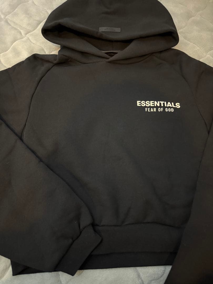 ESSENTIALS FEAR OF GOD ブラックパーカー
