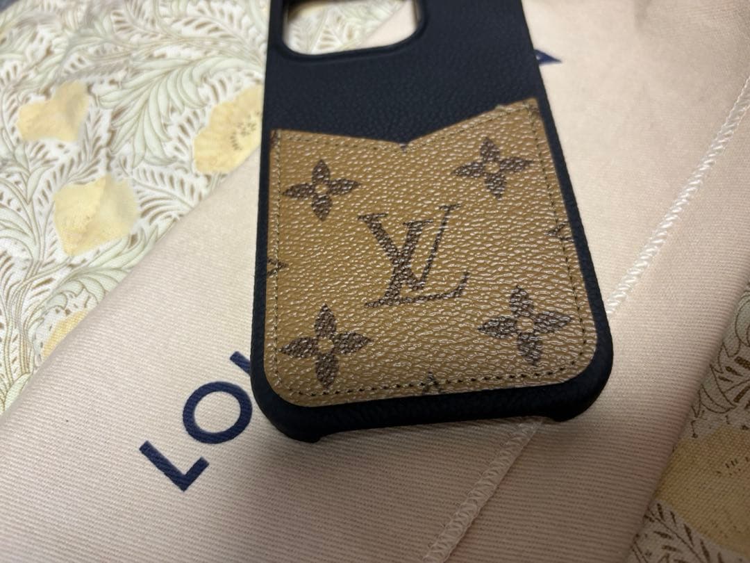 本日のみ美品　ルイヴィトン　ヴィトン　iPhone15PRO iPhoneケース