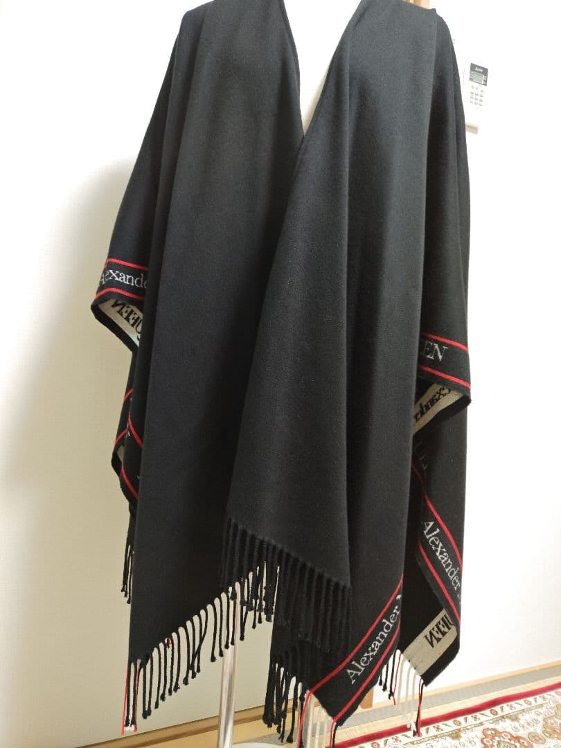 未使用！アレキサンダーマックイーン ポンチョ！